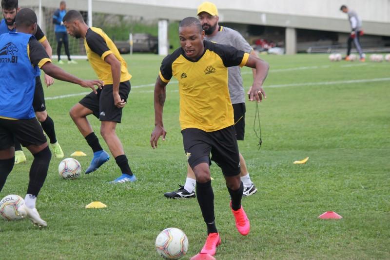 Criciúma realiza neste sábado o último treino antes do confronto contra São Bento 