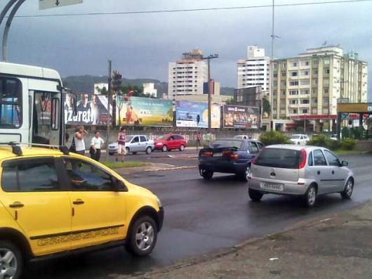 Acidente congestiona a Centenário