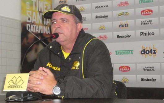 Satisfeito, Vadão aprova atuação do Tigre contra o Guarani