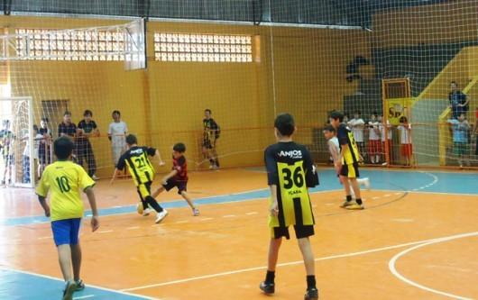 Garotos de Içara disputam Torneio de Futsal