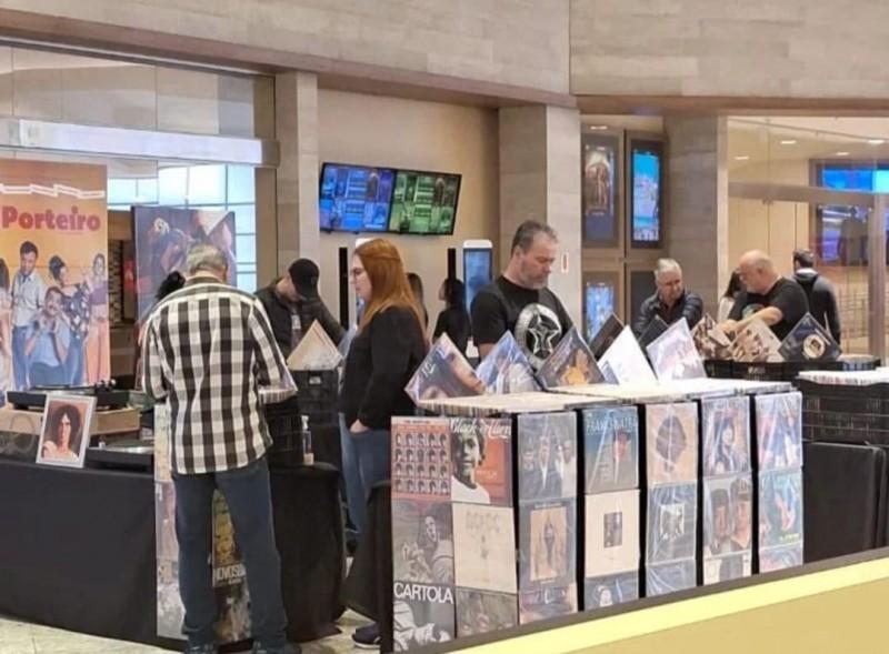 Feira de Vinil é realizada neste fim de semana no Nações Shopping