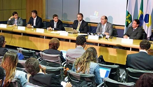 Anatel suspende a venda de novas linhas de telefones celular