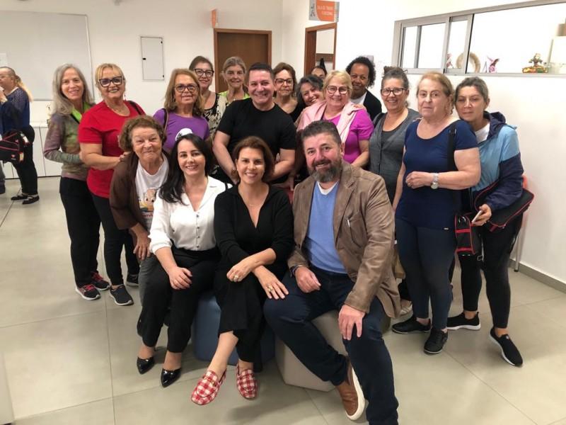 Projeto Beleza é ser solidário, da Clínica Luciano Schütz, volta a atender idosos da Afasc