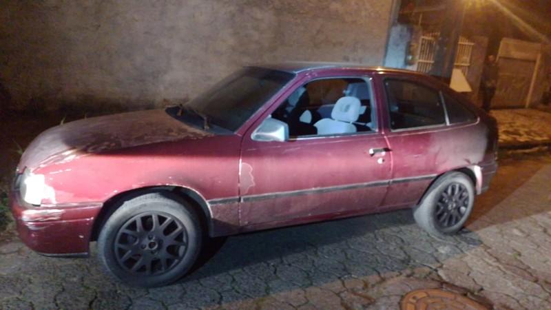 Polícia Militar recupera veículo furtado no bairro Pinheirinho 