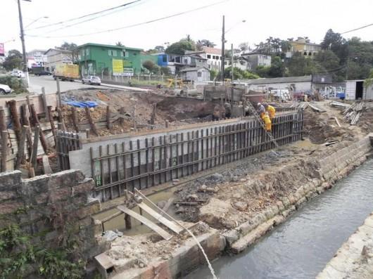 Obra na Álvaro Catão perto do fim