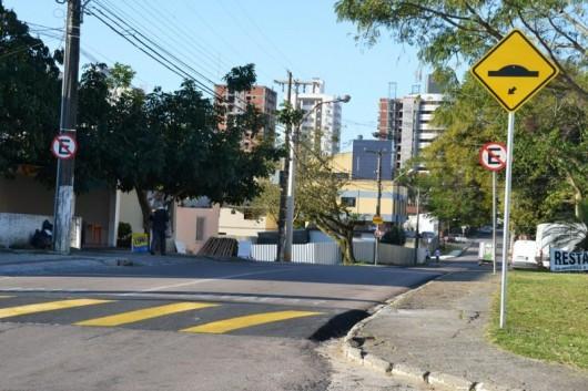 Solicitação de lombadas é atendida na rua Abílio Paulo