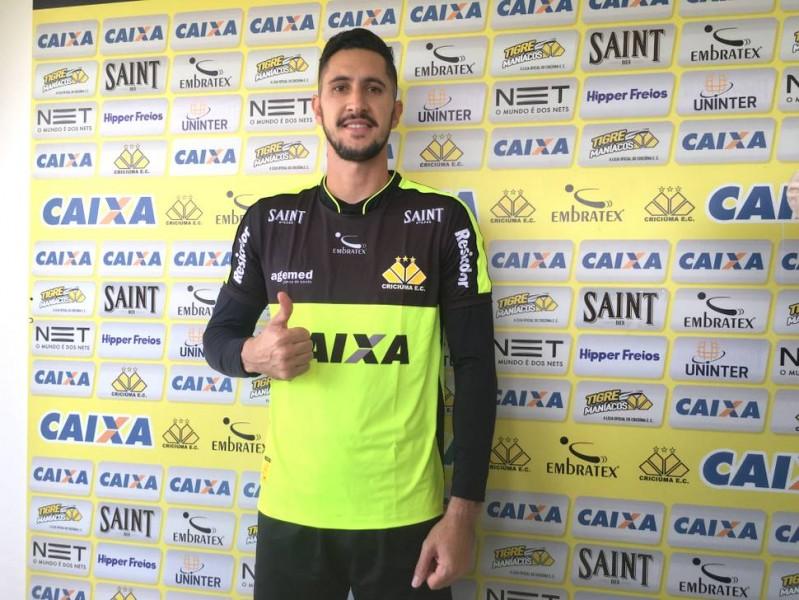 Belliato se coloca a disposição de Mazola: “chego com total ritmo de jogo”