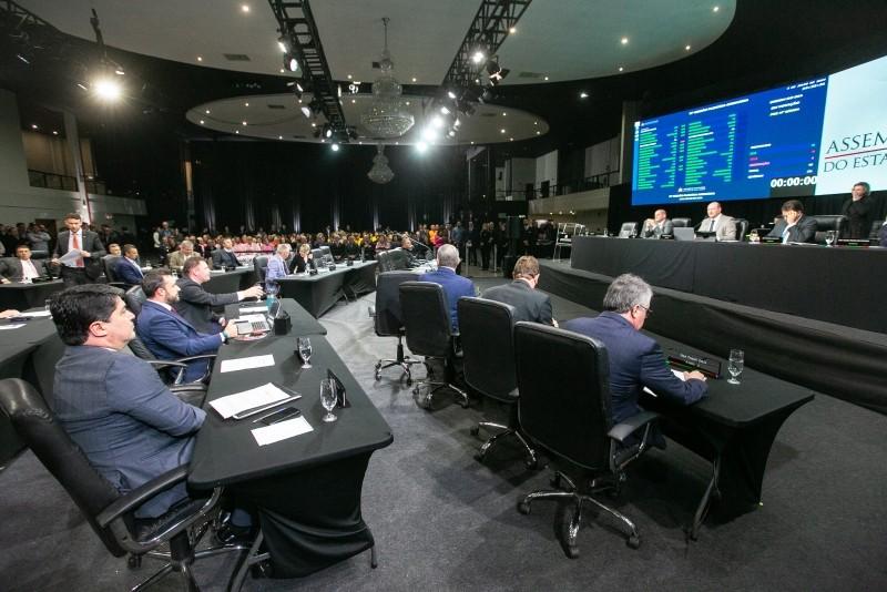 Aprovada emenda constitucional que garante recursos da Alesc para as regiões de Santa Catarina