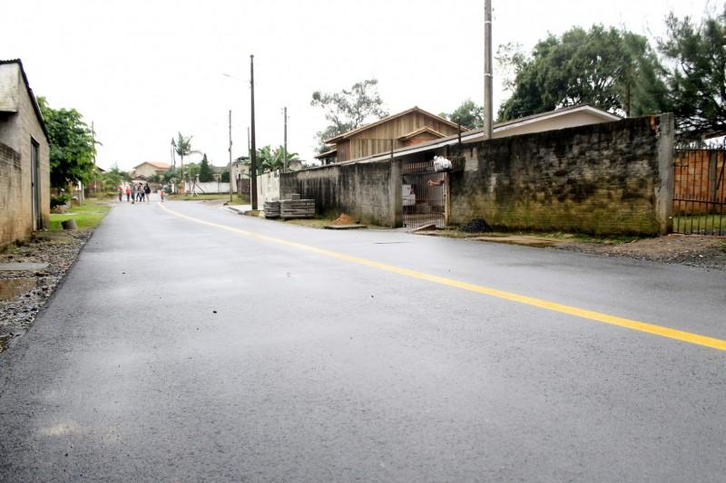 Inauguração de ruas e Caminhão Amigo contemplam três bairros criciumenses