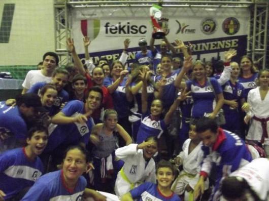 Caratecas de Içara garantem vice-campeonato na 1ª etapa do Estadual