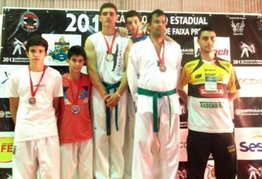 Pai e filho conquistam medalha de ouro no Estadual de Taekwondo