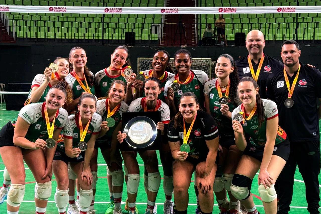 Vôlei Mampi é vice-campeão na Superliga C e conquista acesso
