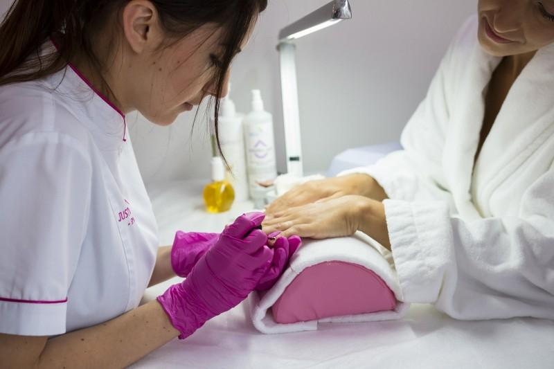 Curso de manicure inicia na próxima segunda-feira em Içara
