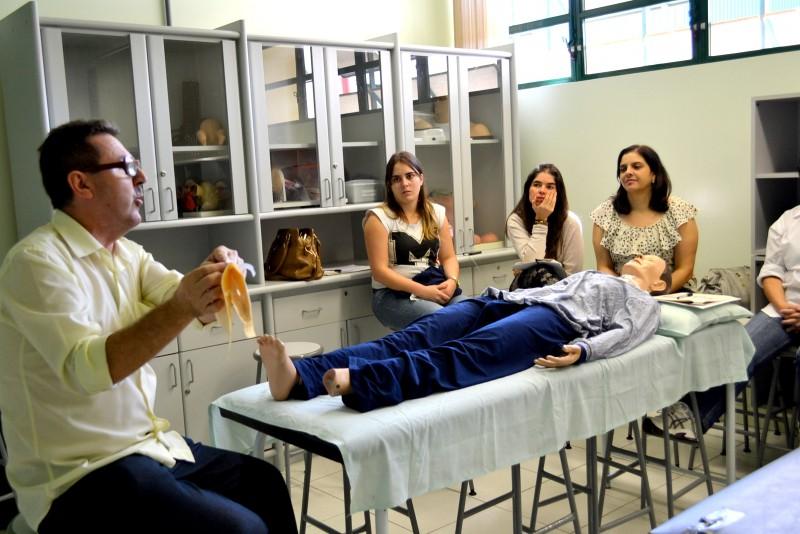 Profissionais de enfermagem da região realizam capacitação na Unesc