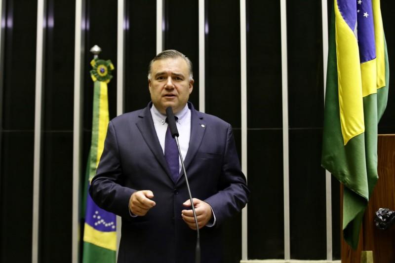 Projeto obriga escolas infantis a exigir atestado de antecedentes de funcionários