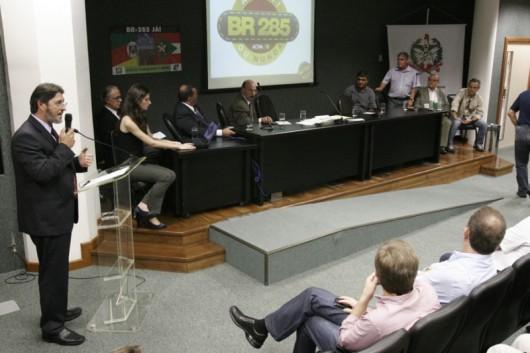 Delegação de empresários e políticos unidos pela BR-285