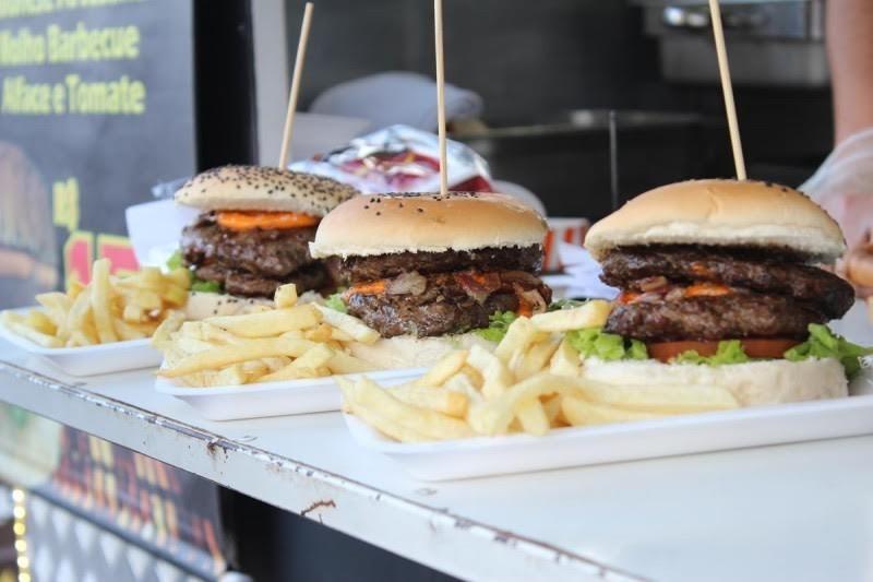 Food trucks com gastronomia diversificada retorna à região