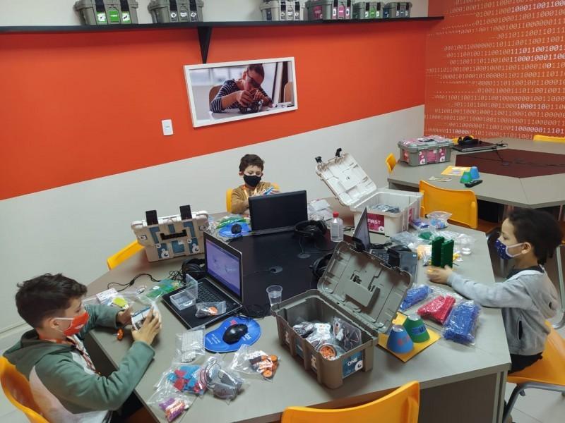 Em Criciúma, My Robot School anuncia parceria com a Escola Adventista