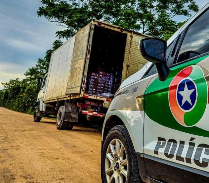 Caminhão furtado em Içara é recuperado pela PM na cidade de Tubarão