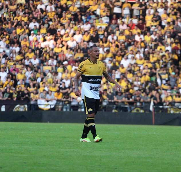 Arilson se reapresenta e projeta 2023 do Criciúma: 'vamos ter mais uma vez um grupo forte'