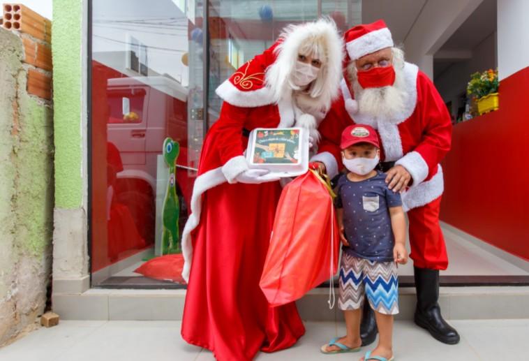 Natal Super Feliz leva alegria e presentes às crianças carentes do Sul do Estado