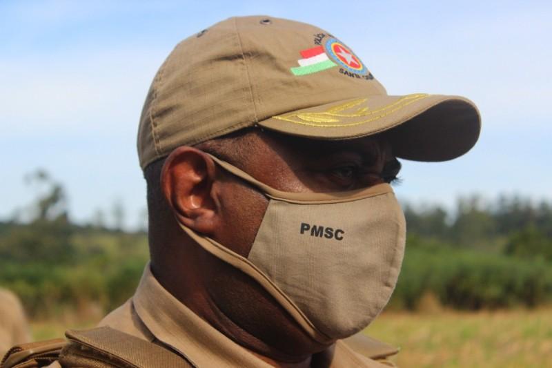 Coronel da PM corrige informação e afirma que três pessoas foram feridas durante rebelião