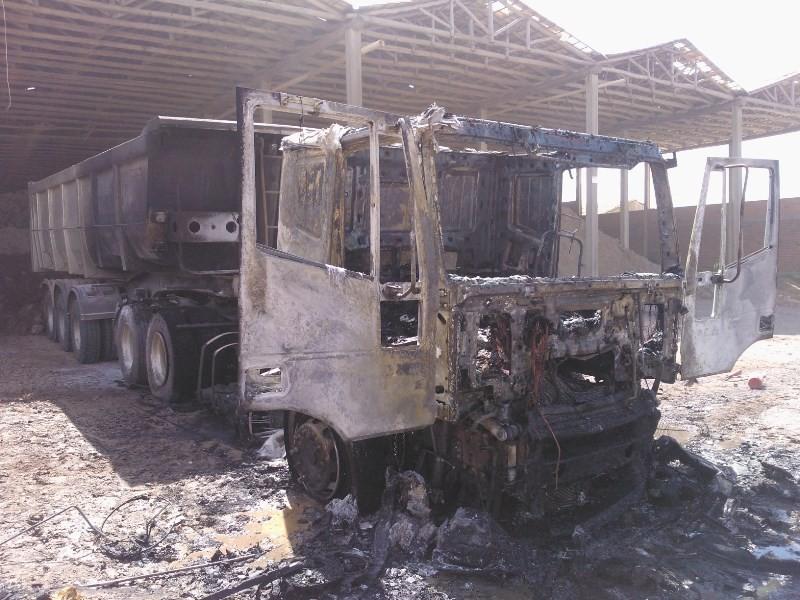 Caminhões pegam fogo em Sangão e Tubarão 