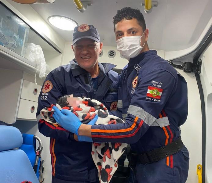 Após ser chamada para atender grávida, equipe do Samu auxilia parto em Morro da Fumaça