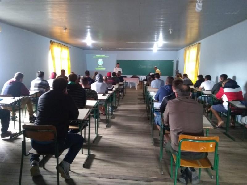 Curso qualifica pescadores do litoral catarinense 