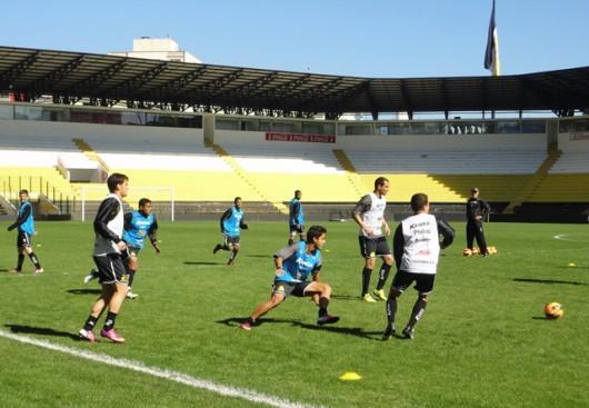 Vadão repete time para encarar o Atlético Paranaense