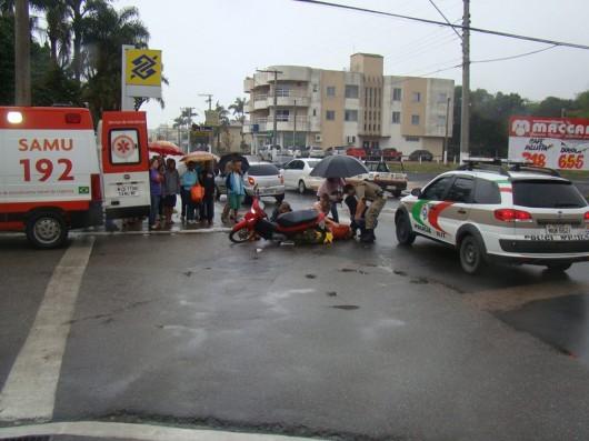 Colisão deixa motociclista ferida em Morro da Fumaça 