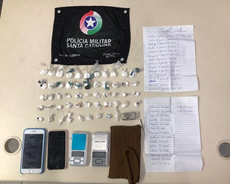 Duas mulheres são presas por tráfico de drogas em Siderópolis  