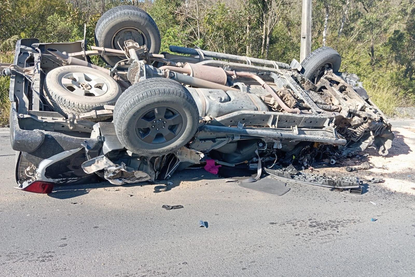Colisão entre caminhão e dois carros deixa uma pessoa ferida na SC-390