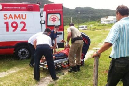 Morador de rua é agredido por família de ciganos, em Imbituba