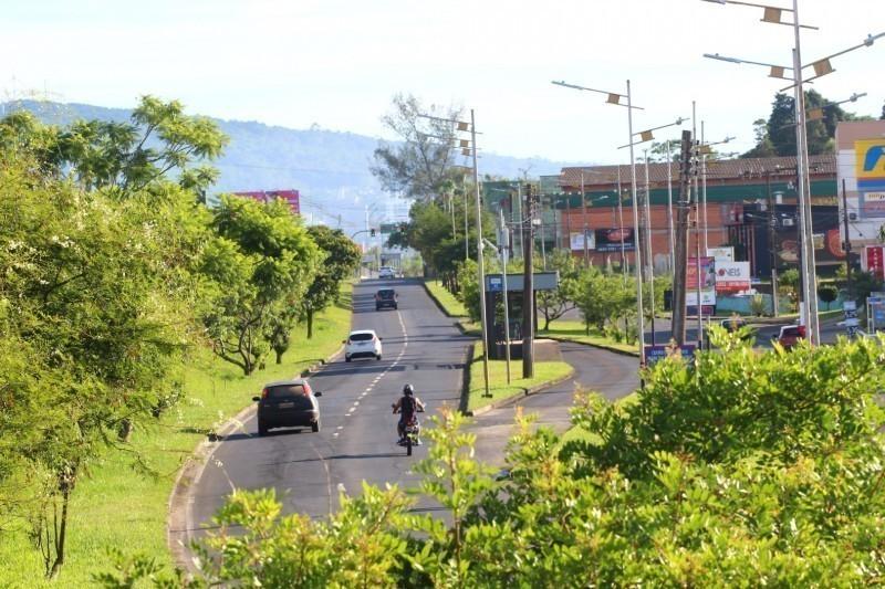 Fim de semana de sol, pancadas de chuva e temperatura de 35°C na região carbonífera