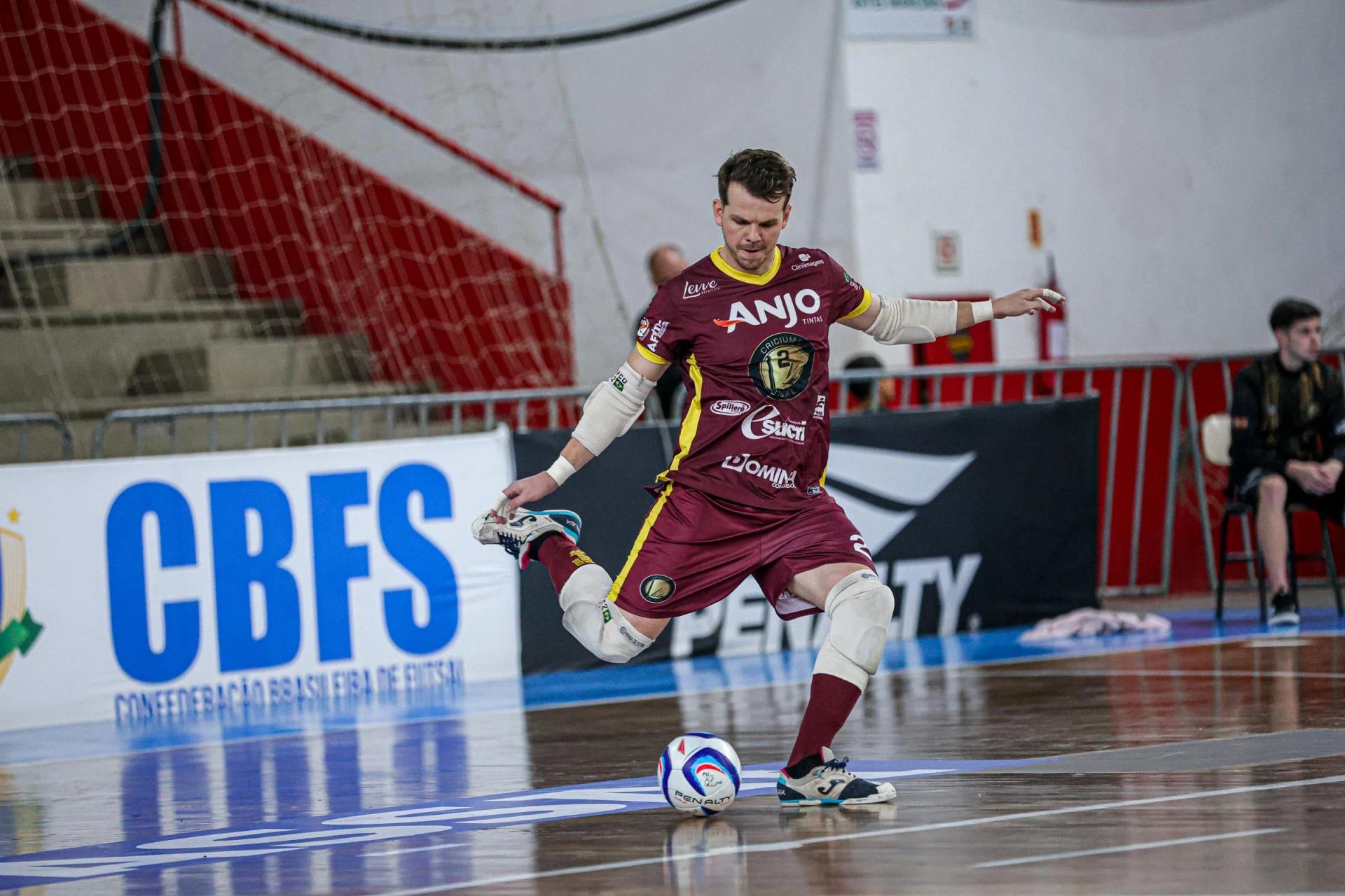Com dois gols de goleiro, Criciúma Futsal vence o Joaçaba pelo Catarinense