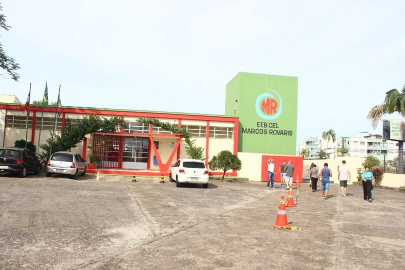 Eleitora é presa após ser flagrada fazendo boca de urna na escola Coronel Marcos Rovaris
