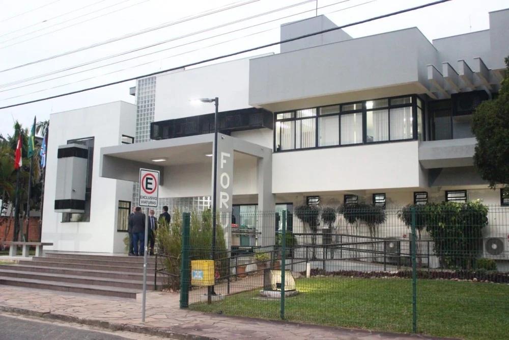 Com 10 horas de julgamento, motorista acusada de dirigir alcoolizada e causar morte de pedestre é absolvida