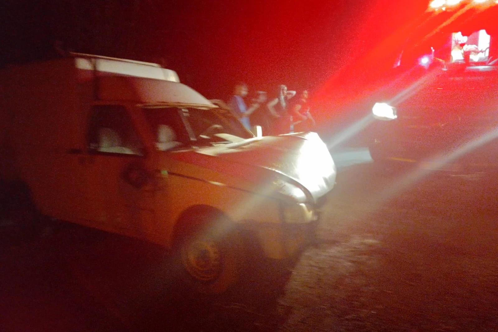 Capotamento deixa duas pessoas feridas em Morro da Fumaça