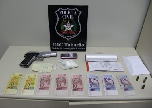 DIC de Tubarão prende homem em flagrante com 73 gramas de cocaína na cueca 