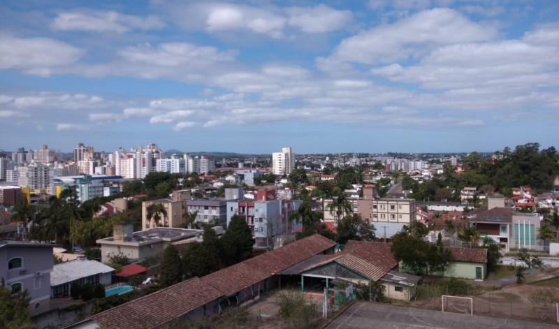 Semana de tempo aberto e com tardes quentes na região de Criciúma 