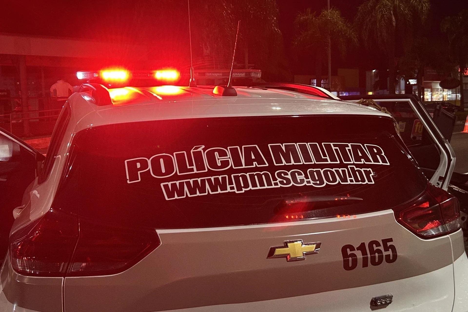 Criciúma: homem é levado ao presídio após abordagem em parada de ônibus