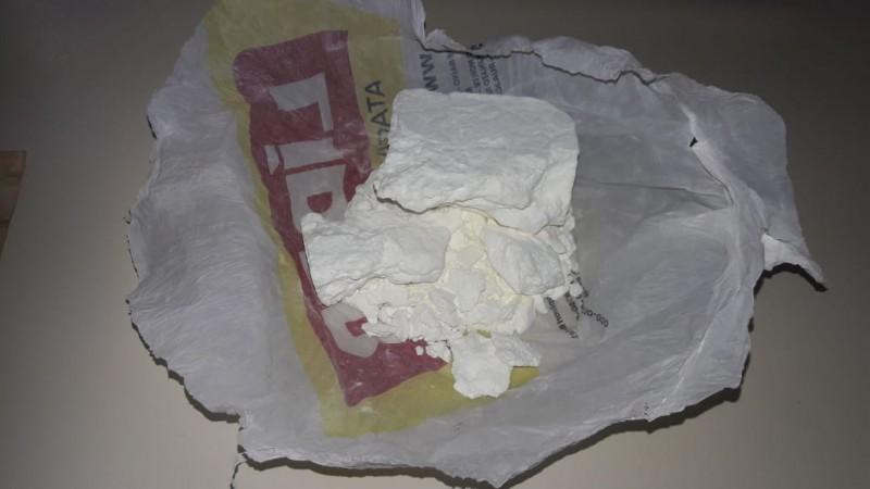 Homens são presos com drogas em Tubarão 