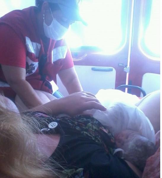 Bombeiros Voluntários realizam parto de emergência dentro de ambulância