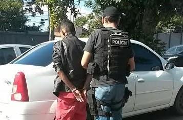 Polícia prende assassino de jovem morto em frente a boate