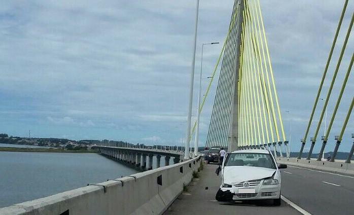 Jovem morre atropelado na ponte de Laguna