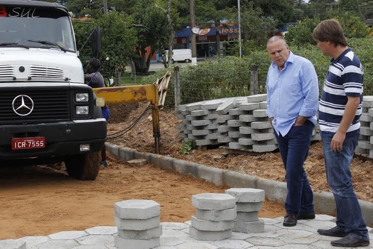 Secretaria de Infraestrutura realiza obras pela cidade