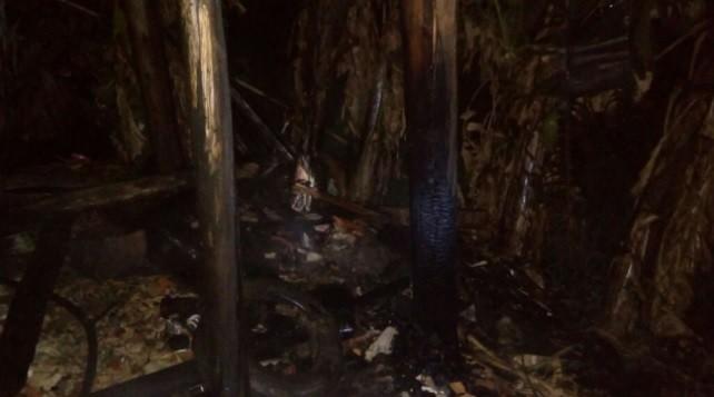Bombeiros combatem fogo em bar em Tubarão