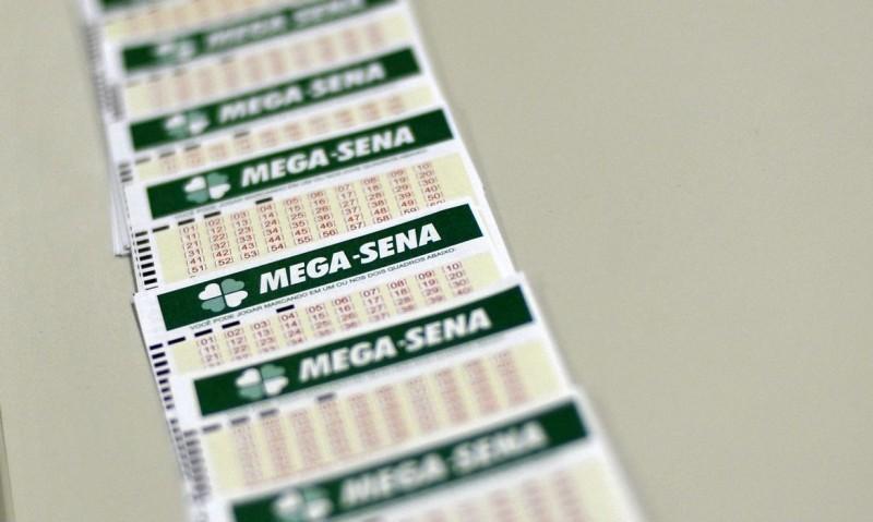 Mega-Sena acumula e pode pagar prêmio de R$ 12 milhões na quarta-feira