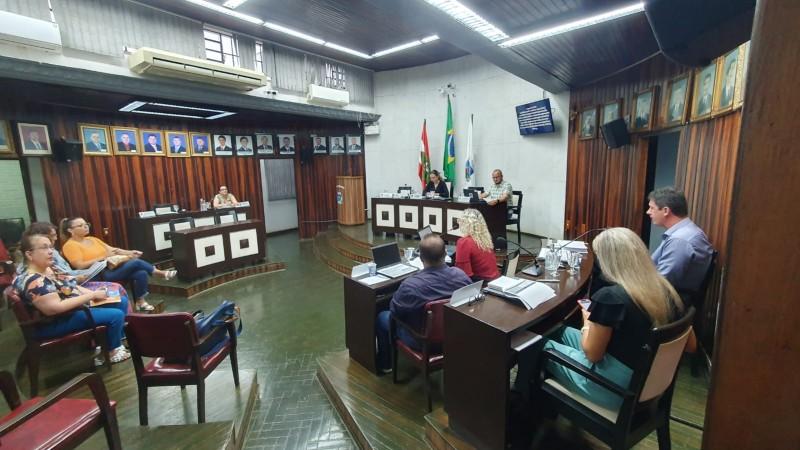 Vereadores se manifestam contra fechamento do Laboratório Municipal